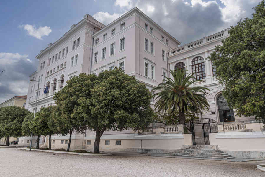 Croacia - Zadar 62 - Universidad de Zadar.jpg